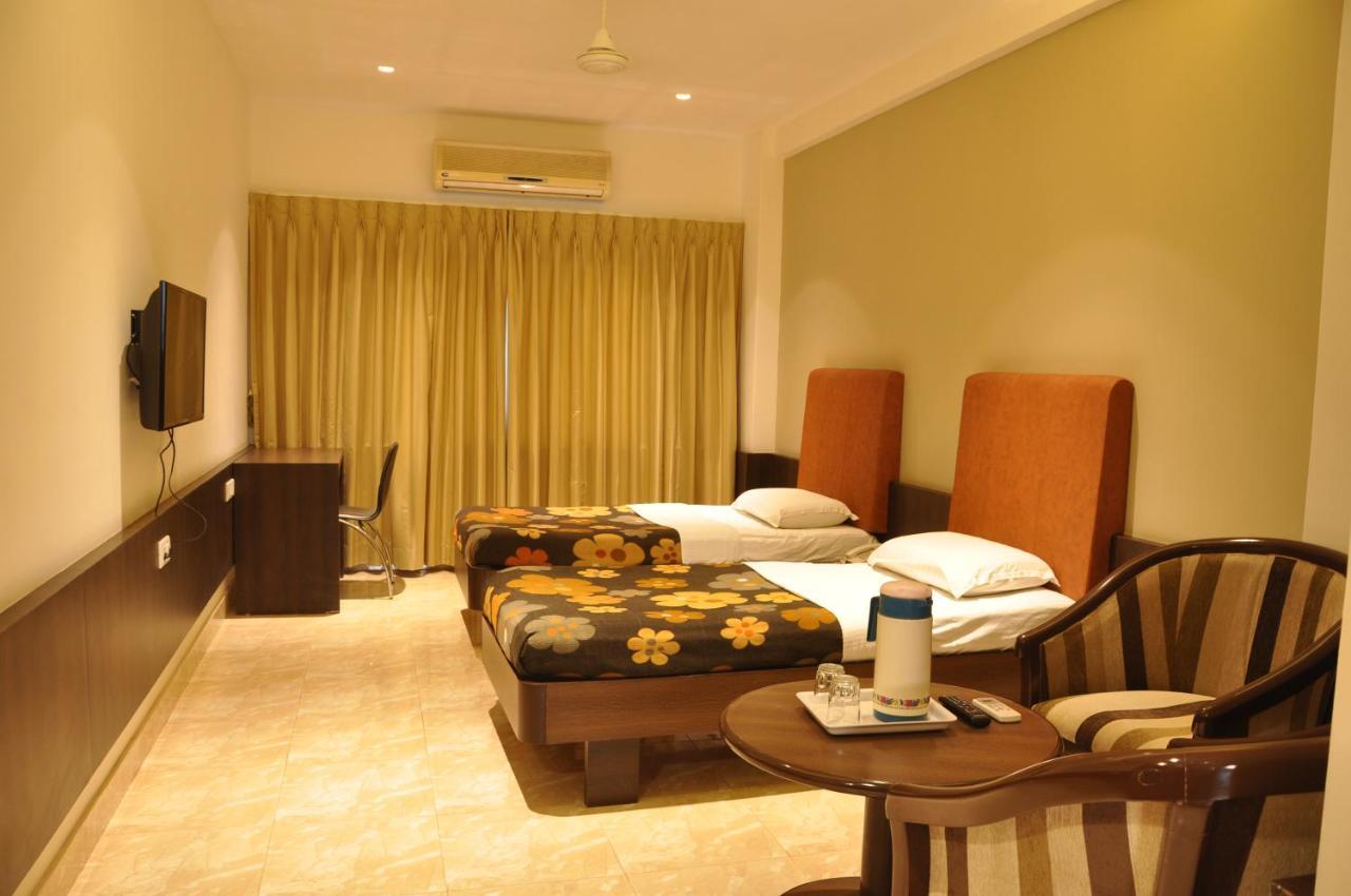 Hotel Prince Residency Бхудж Экстерьер фото