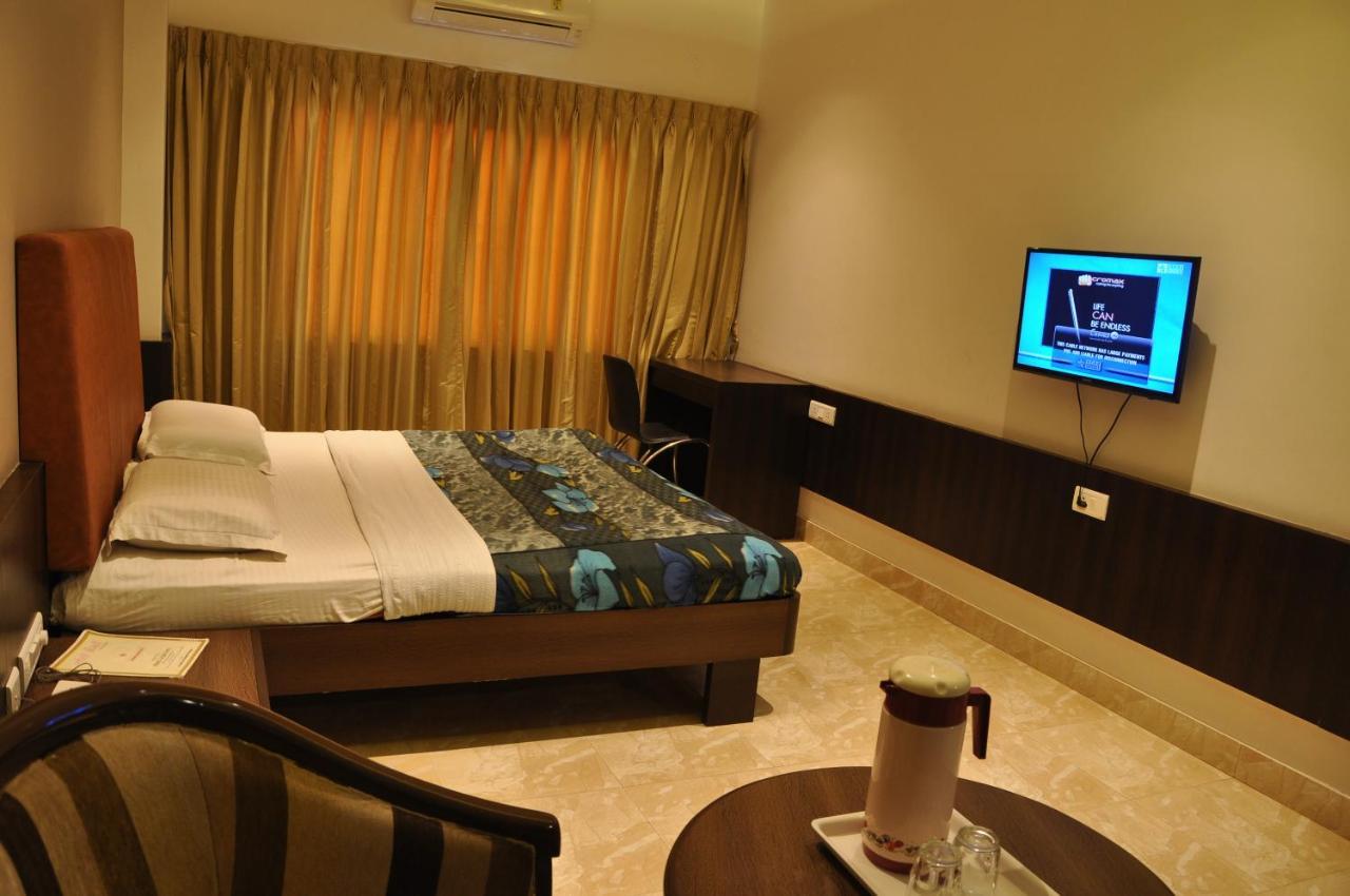 Hotel Prince Residency Бхудж Экстерьер фото