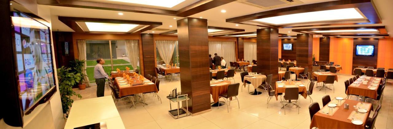 Hotel Prince Residency Бхудж Экстерьер фото