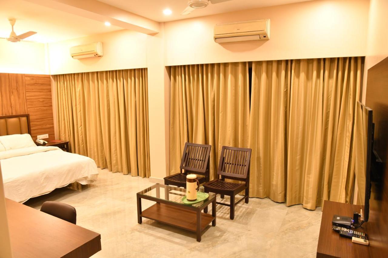 Hotel Prince Residency Бхудж Экстерьер фото
