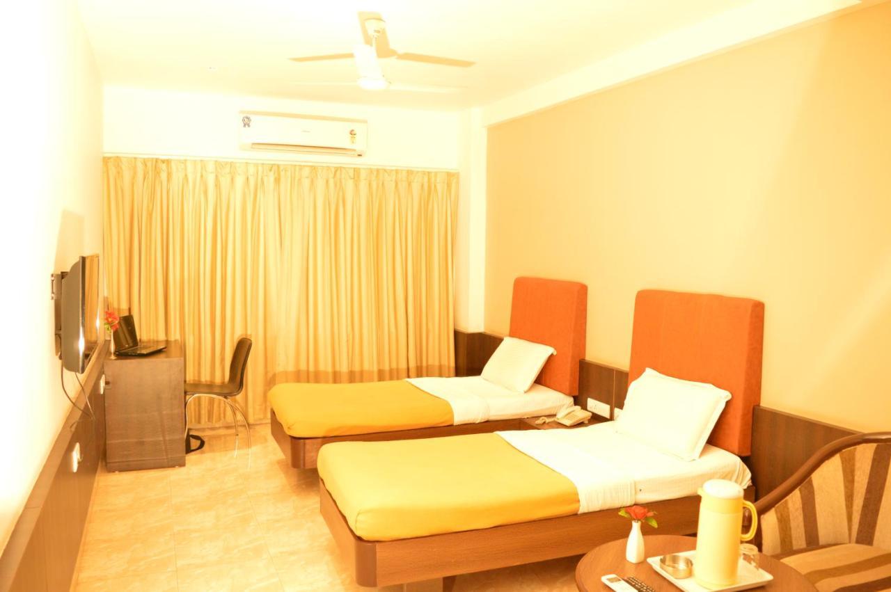 Hotel Prince Residency Бхудж Экстерьер фото